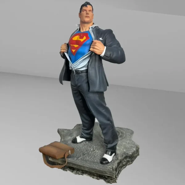 superman (2 fondo) Clark Kent Revelando Traje de Superman